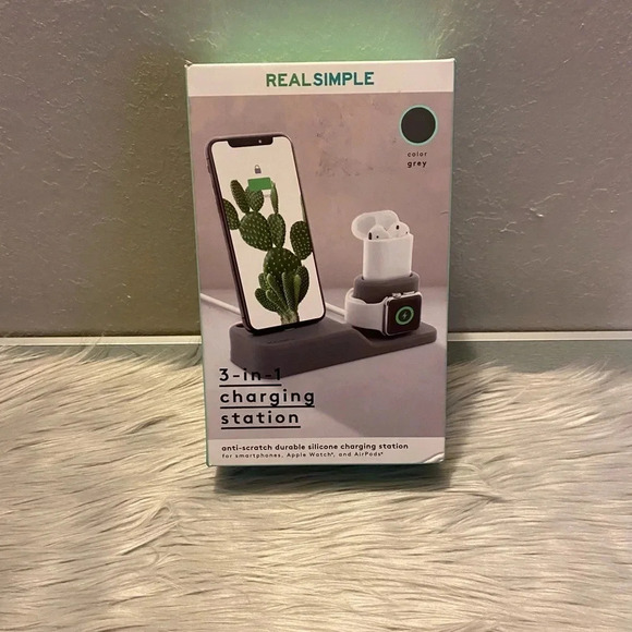 Real Simple 3 in 1 Charging Station - Picture 6 of 7